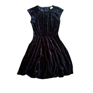 B. Darlin Navy Capped Sleeved Crushed Velveteen Dress -Junior Size 3/4 used 1x